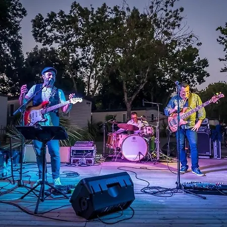 Zecamping 4 Etoiles - Parc Aquatique - Mh Tv Clim Plancha - Club Enfant 4* Saint-Georges-d'Oleron