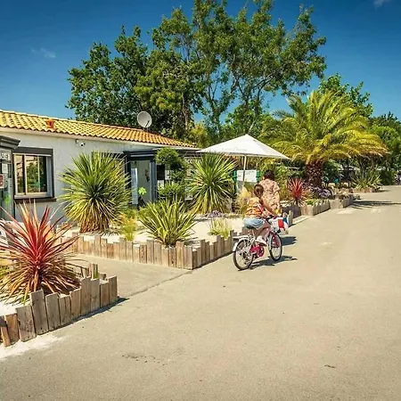 Campingplatz 4 Etoiles - Parc Aquatique - Eei0fi Saint-Georges-d'Oleron